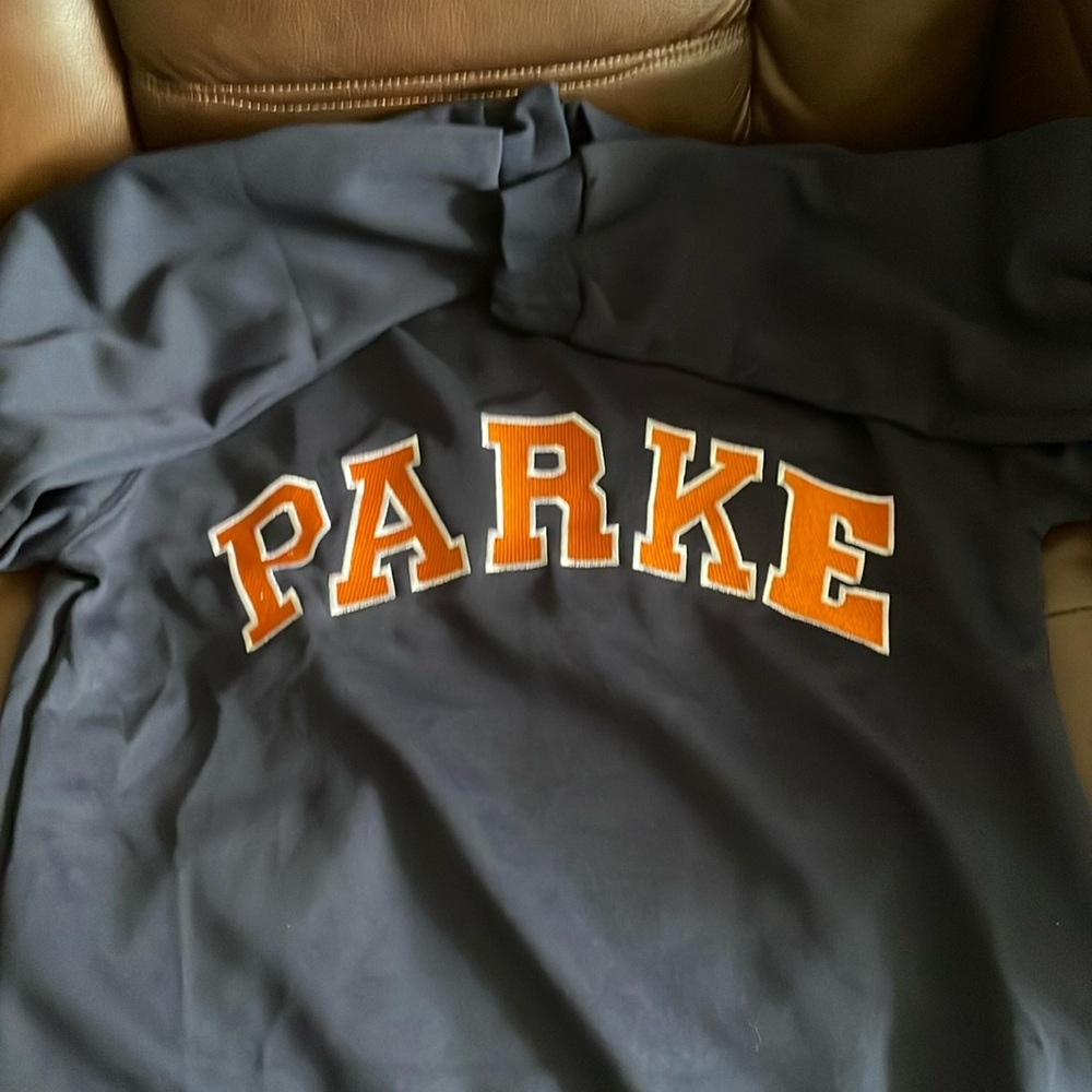 New sweatshirt size medium